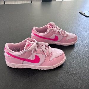 Nike Girls low dunks